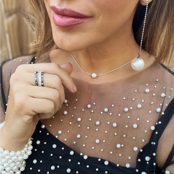 NWT LONG STATEMENT POLAR EARRINGS DANGLE STYLISH FEATHERWEIGHT - Picture 2 of 5